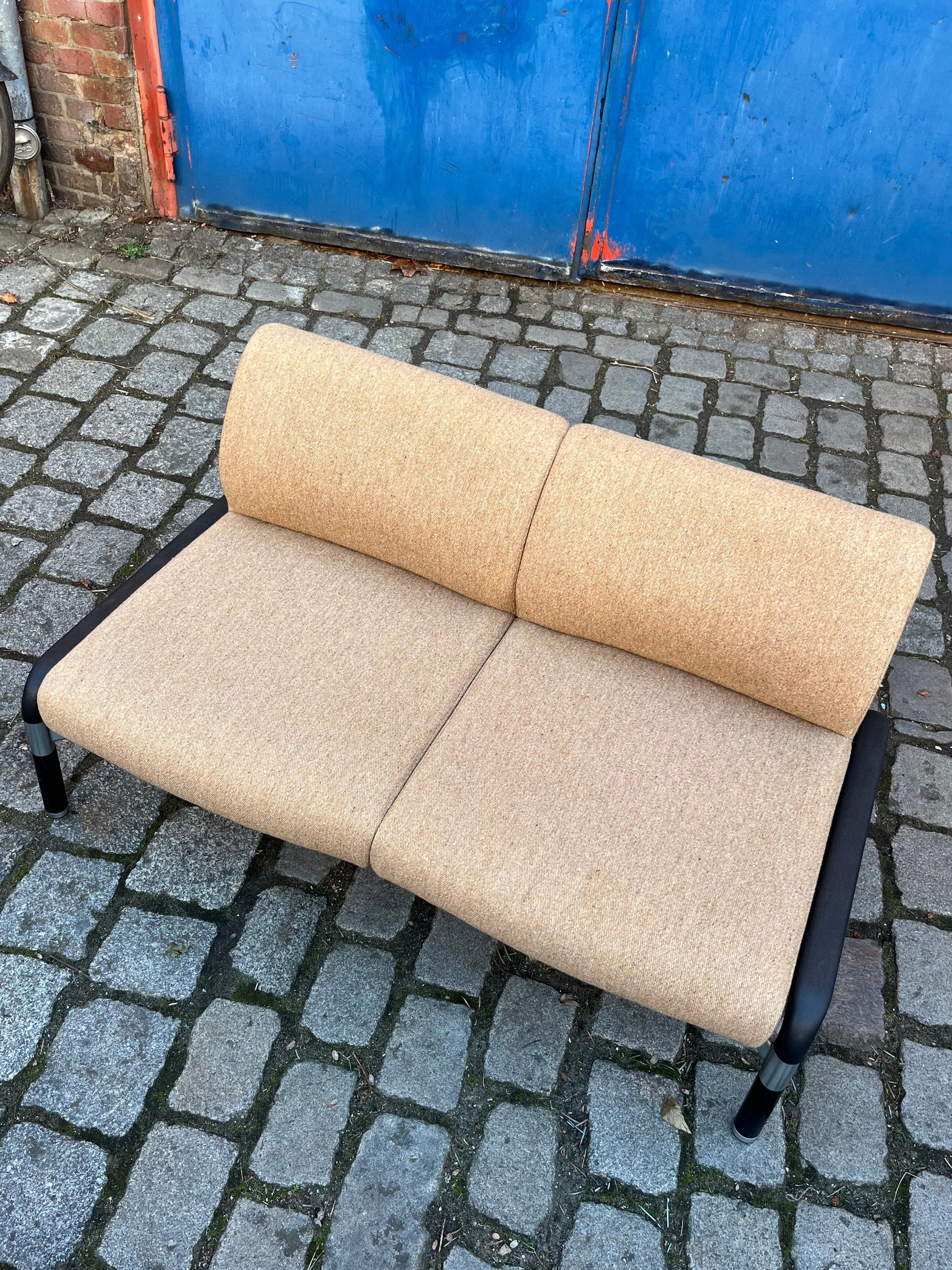 2-Sitzer Sofa 712/2 braun schwarz von Hans Peter Piehl für Wilkhahn