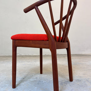 Armlehnstuhl Teak mit orangem Polster von J. L. Møllers Møbelfabrik