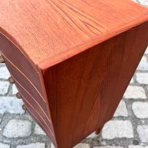 Geschwungene Kommode Teak aus Dänemark