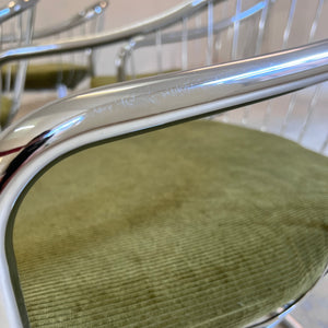 Freischwinger Chrom mit neuem, grünen Sitzkissen von Gastone Rinaldi