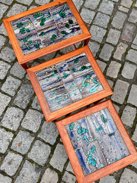 Satztische grau grün Fliesen Teak aus Dänemark