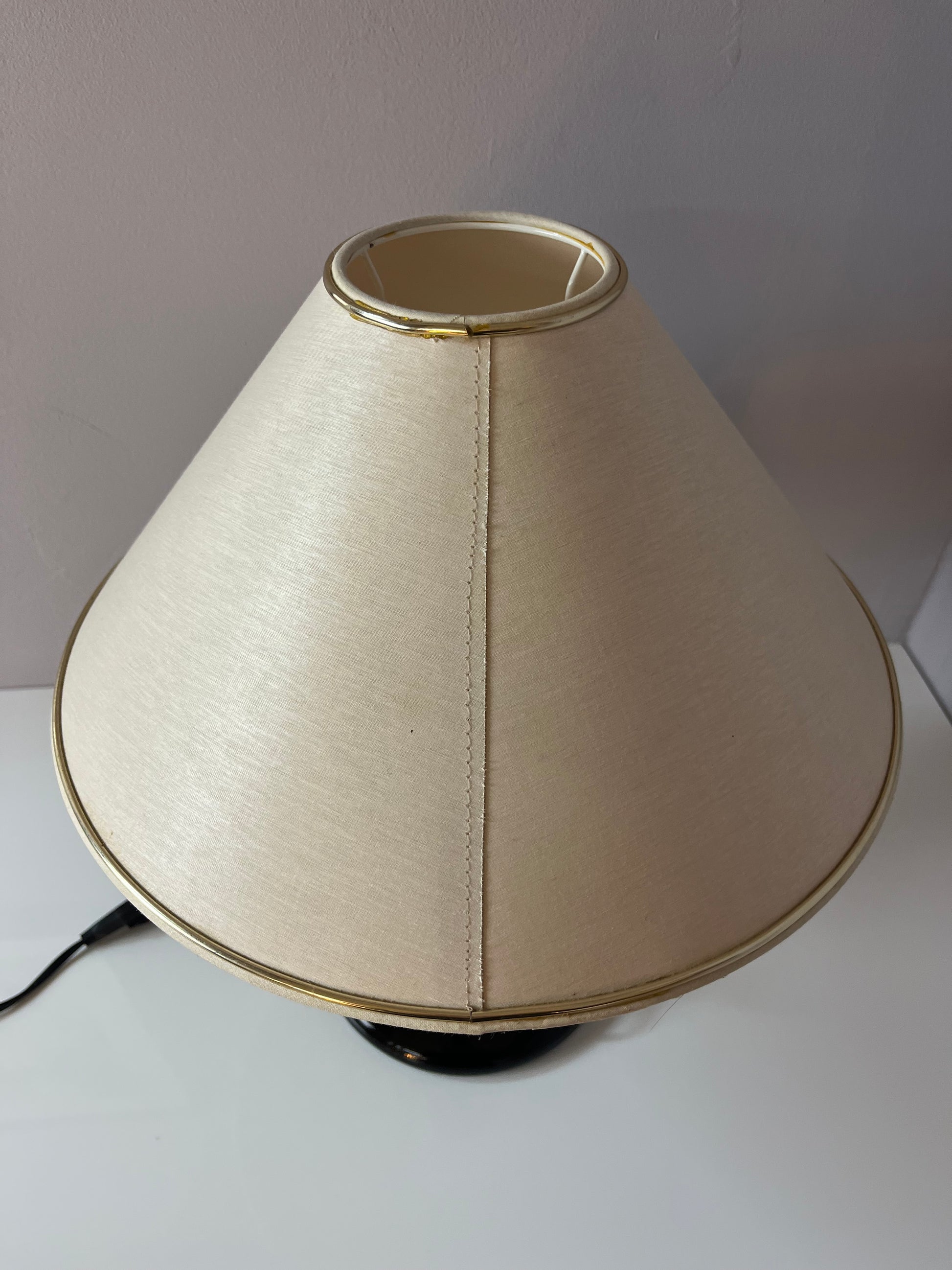 Tischlampe Backgammon Opal schwarz von Holmegaard