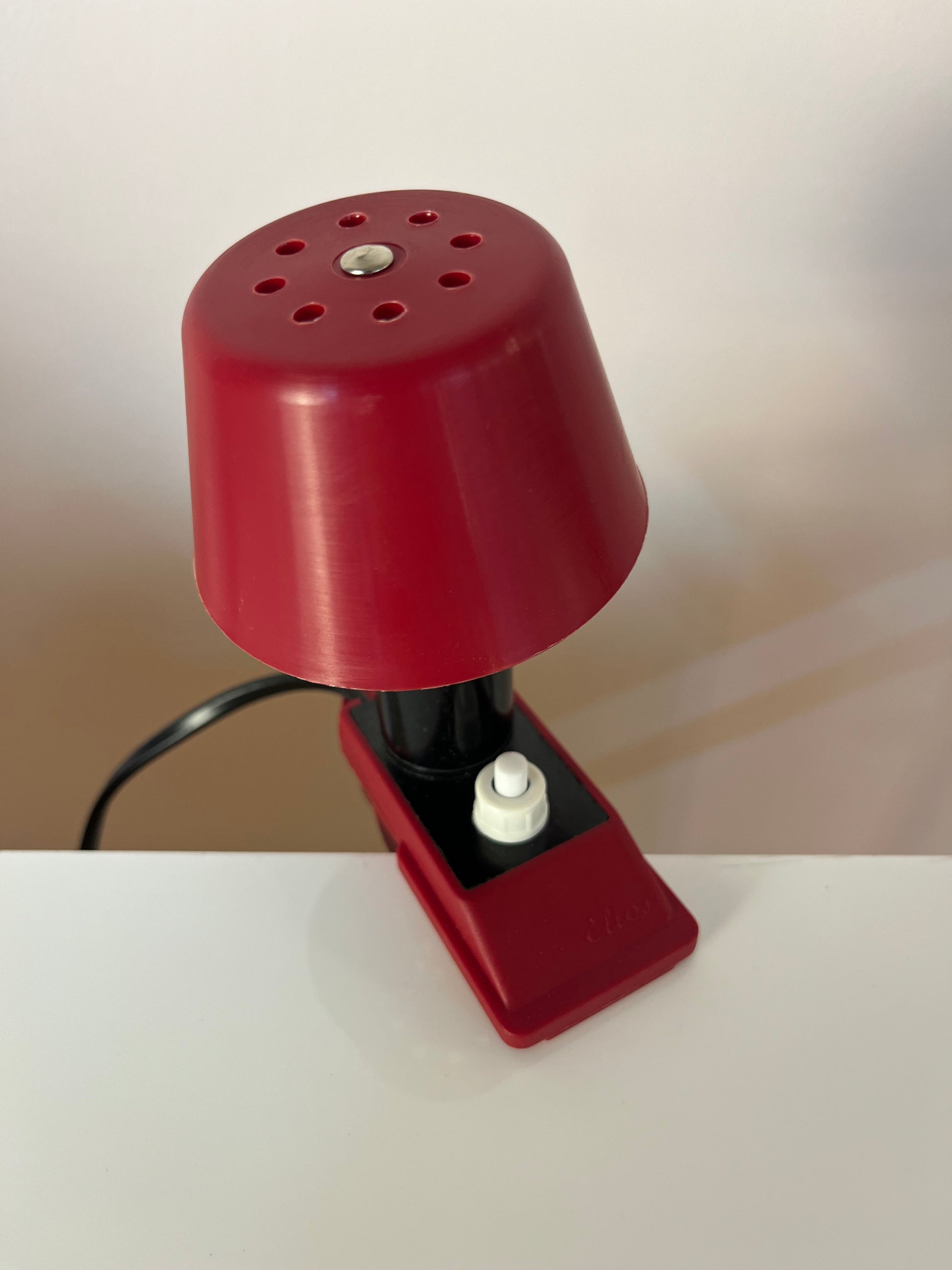 Klemmlampe rot mit Kunststoffschirm & Schalter von Elios
