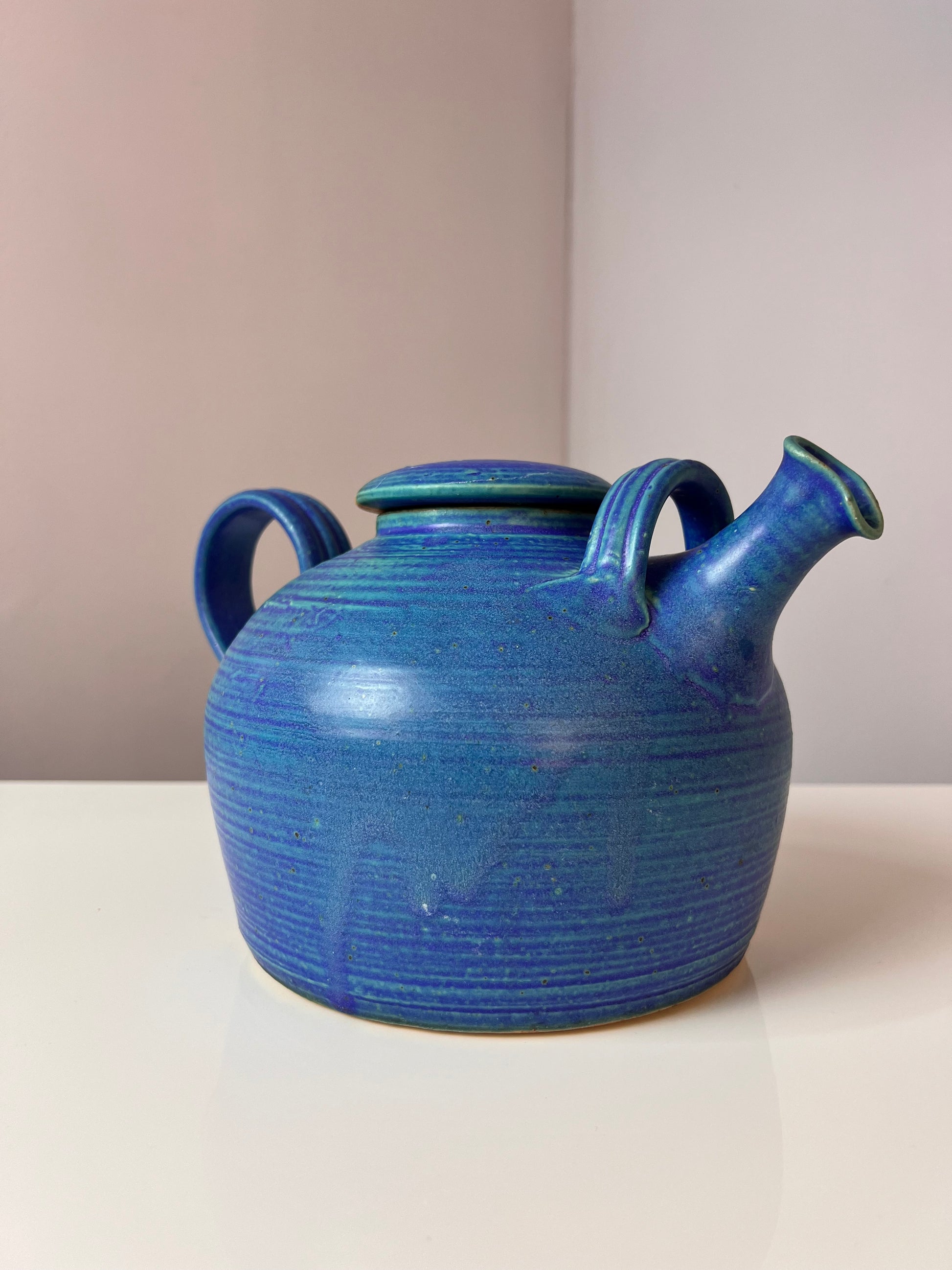 Teekanne blau Keramik aus Dänemark