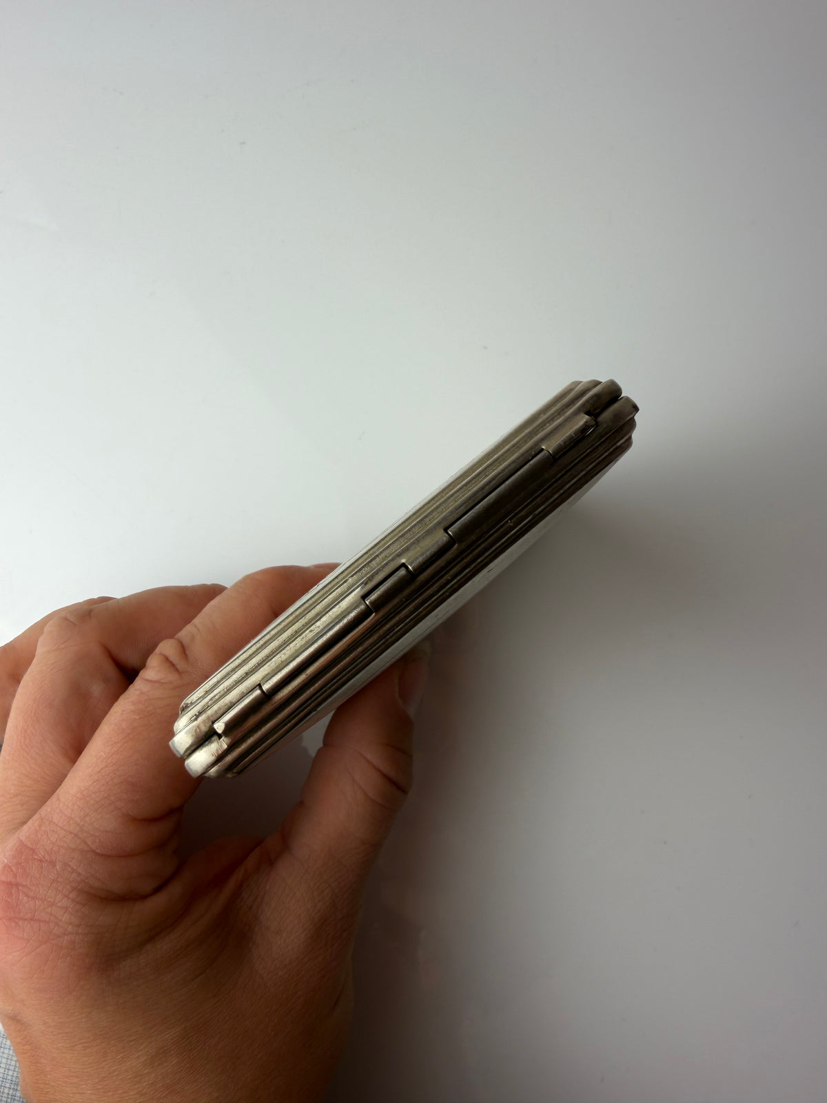 Zigarettenetui silber mit floraler Gravur