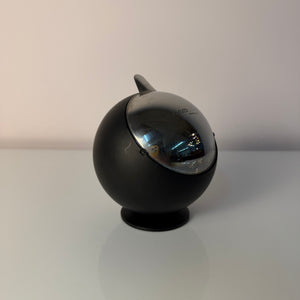 Kugelaschenbecher schwarz Chrom von Quist