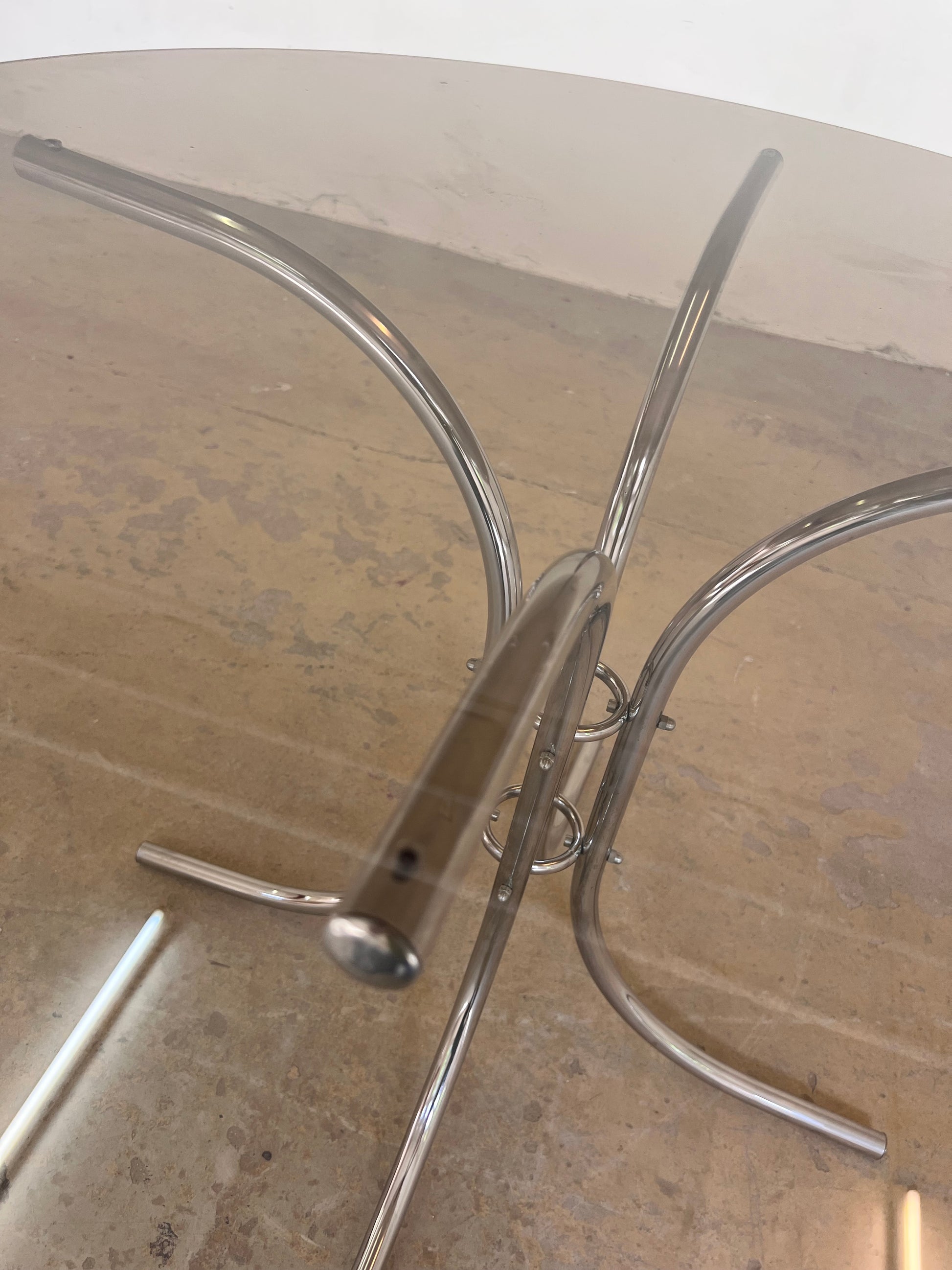 Runder Esstisch Rauchglas & Chrom