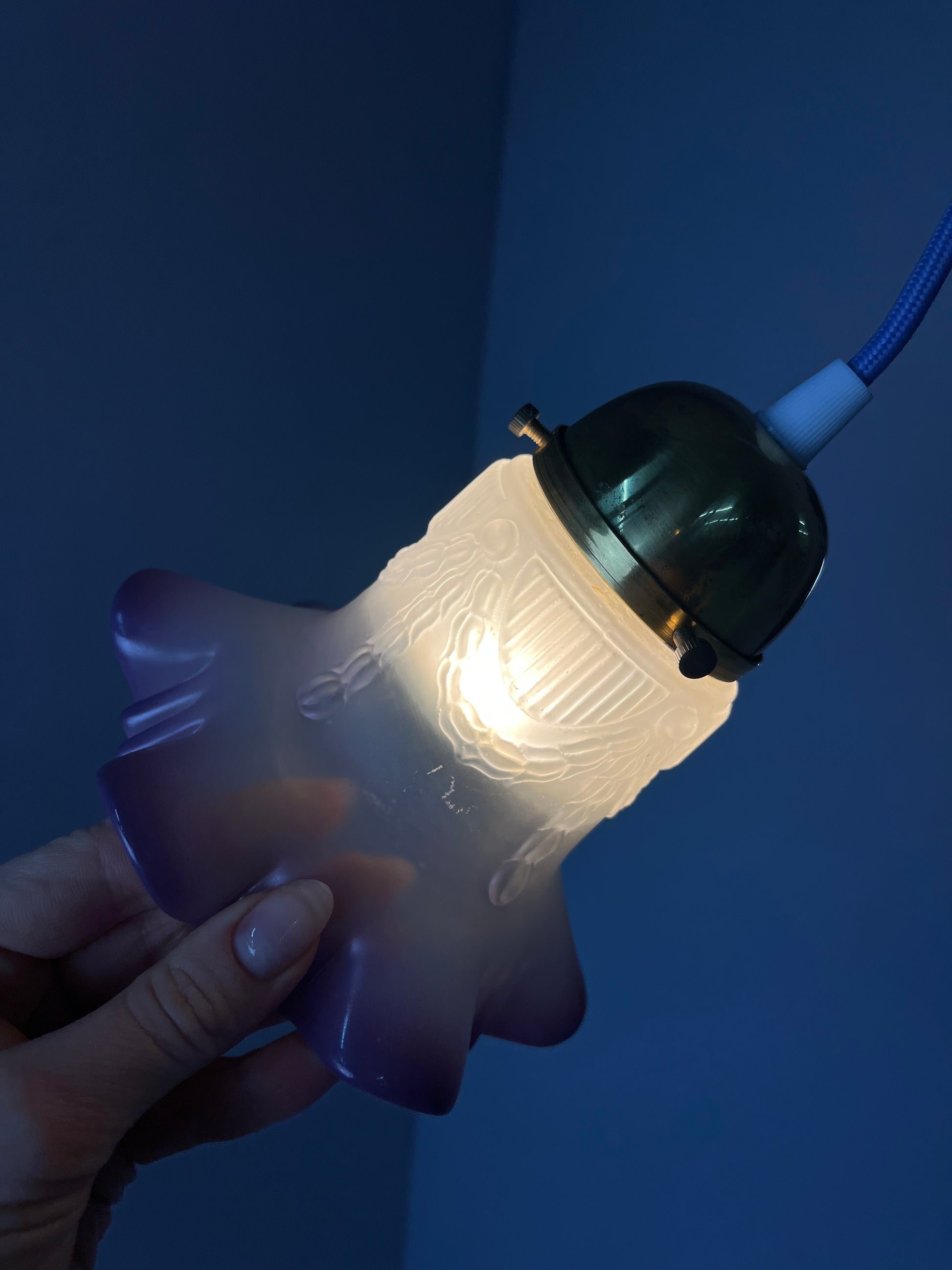 Hängelampe Blume lila Glas Messing