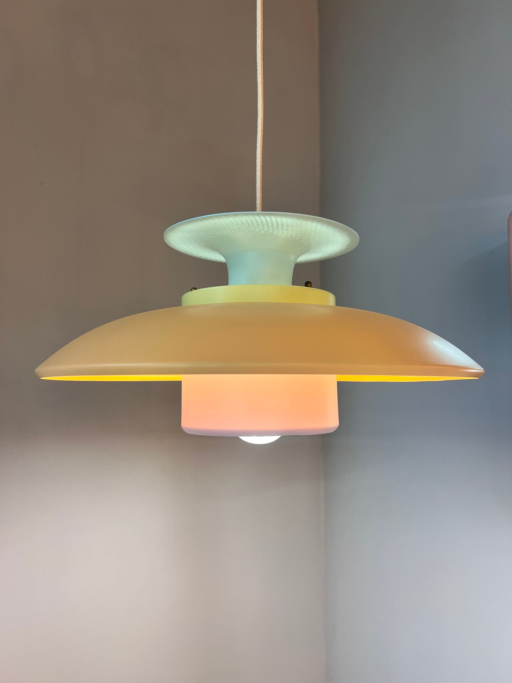 Lamellenlampe neu lackiert pastell-candy