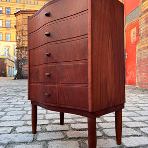 Geschwungene Kommode Teak aus Dänemark