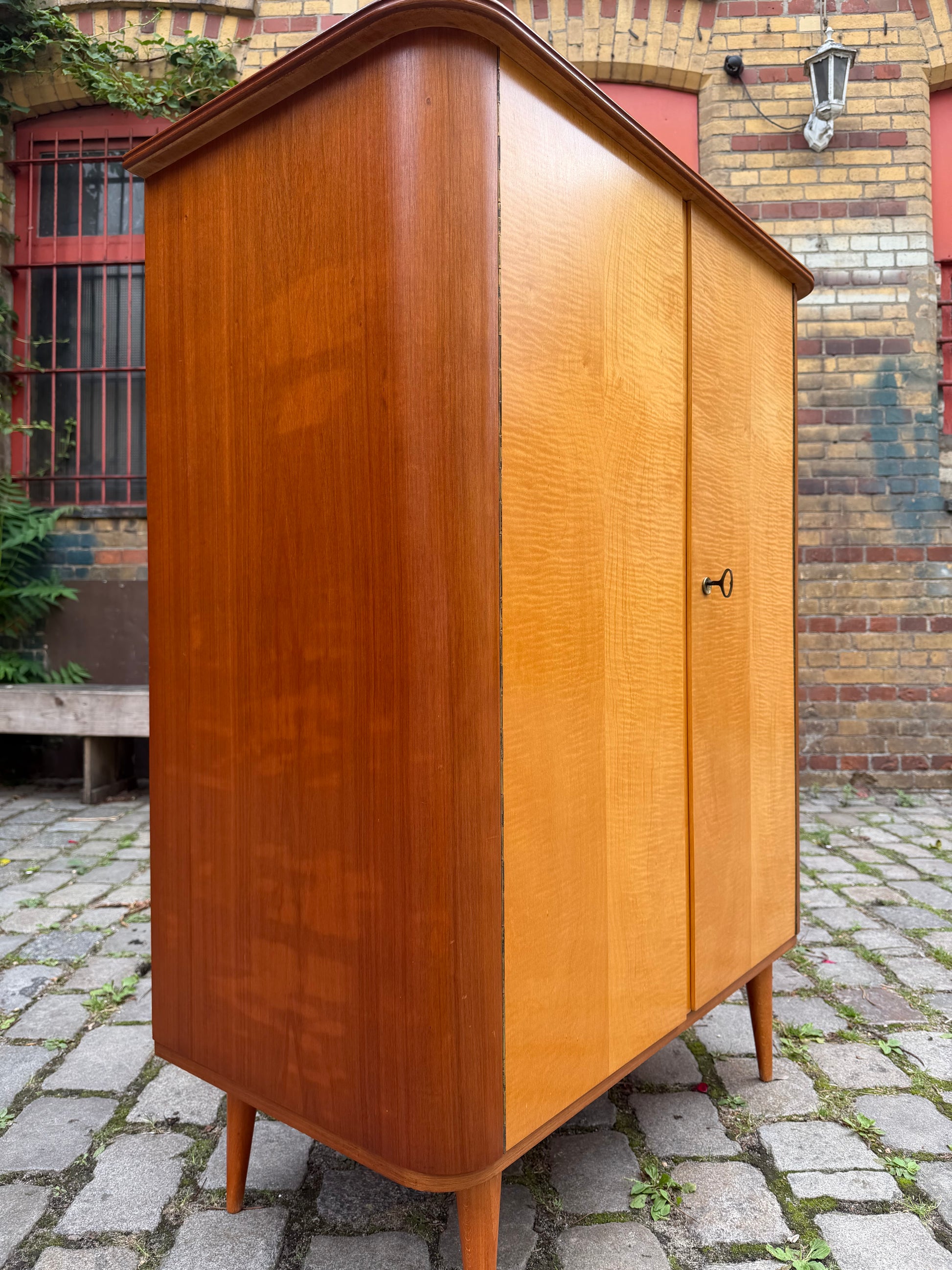 Wäscheschrank Ahorn & Nussbaum aus Deutschland