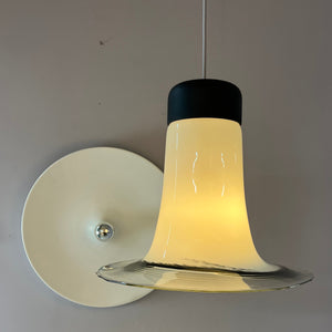 Trompetenlampe schwarz weiß Glas von Peill & Putzler