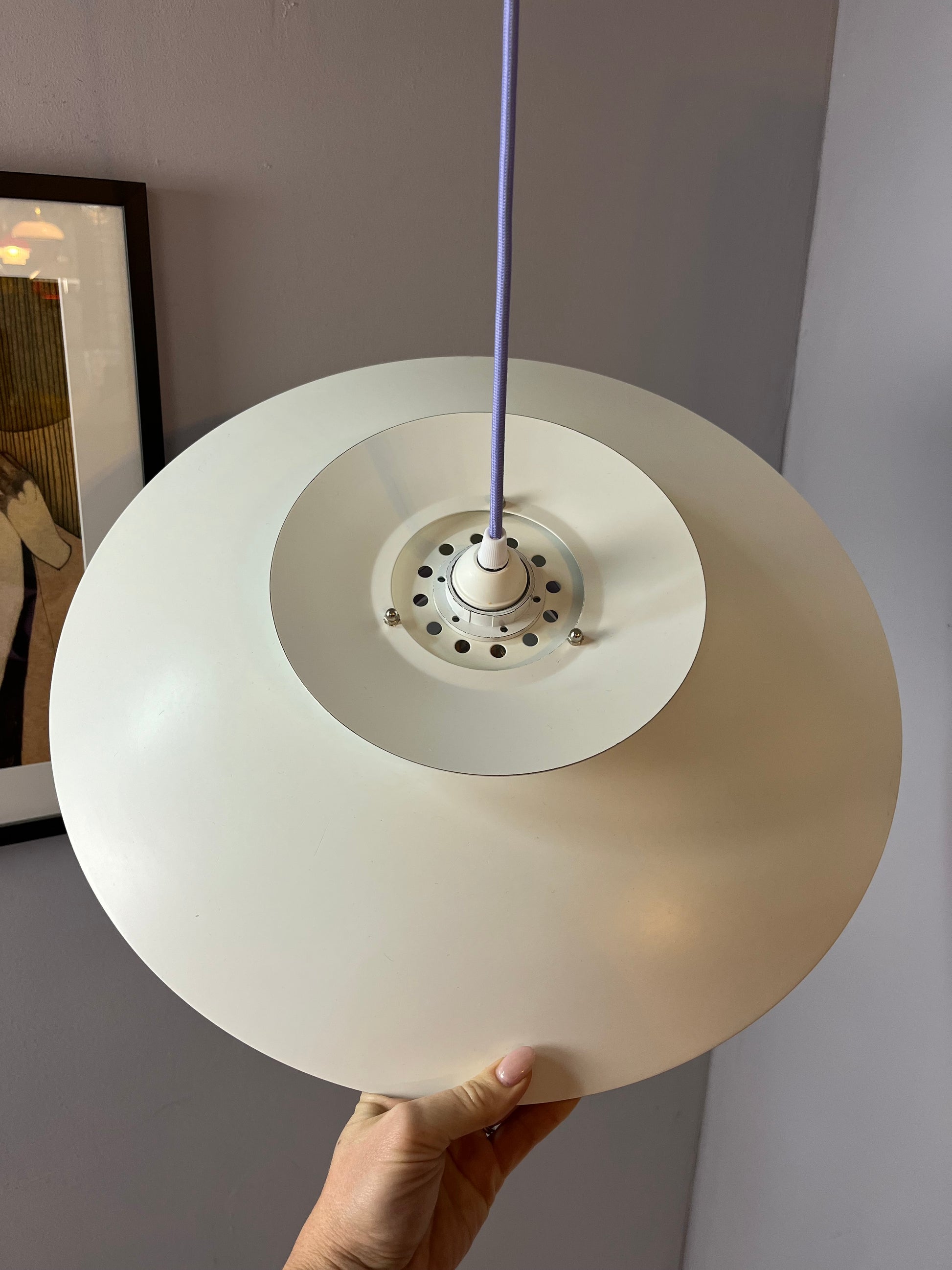Lamellenlampe weiß lila von Formlight