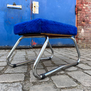 Hocker königsblau Chrom mit Tritt
