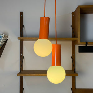 Set: 2x Hängelampe orange mit Opalglas Globus