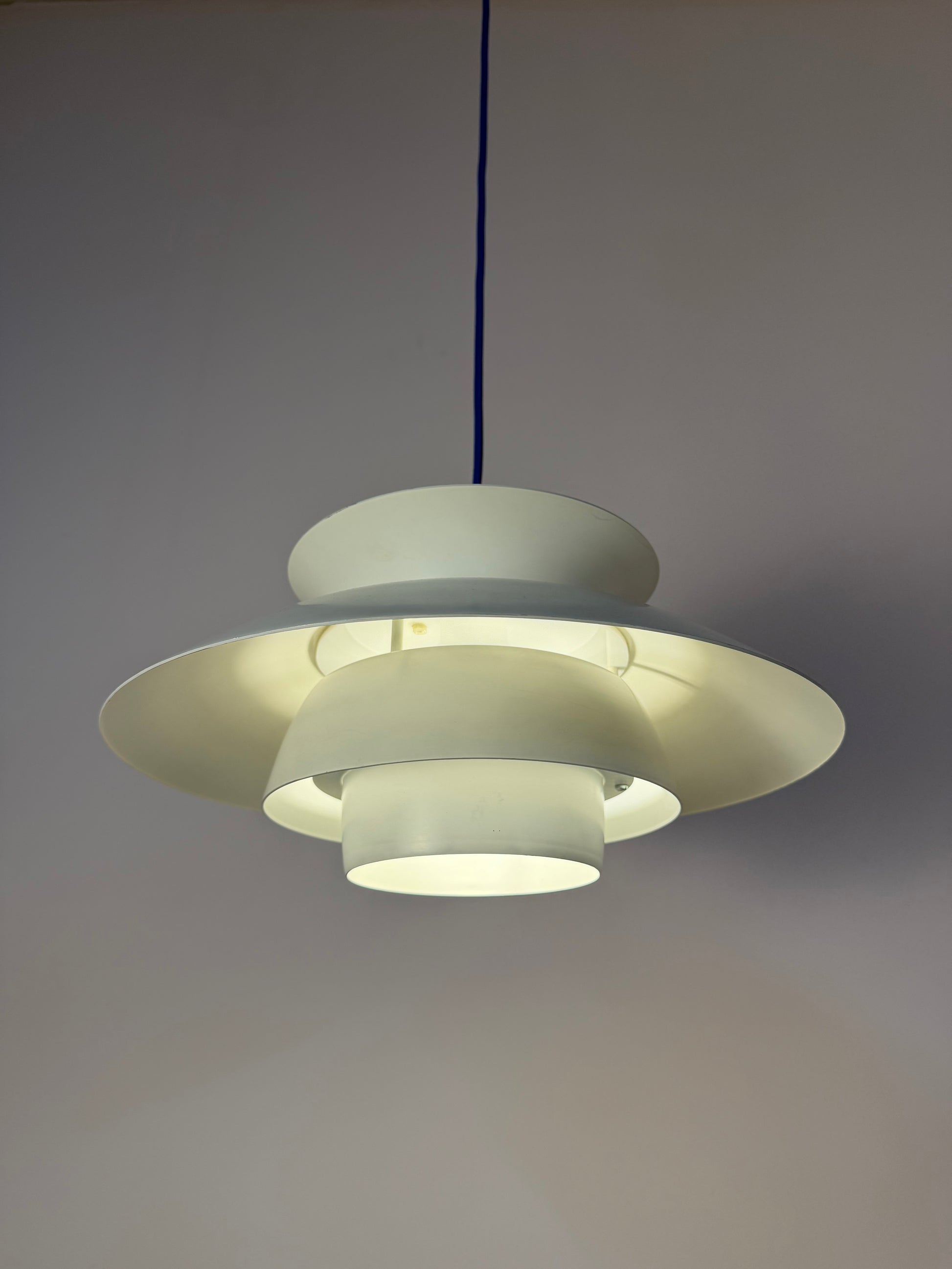 Lamellenlampe weiß aus Dänemark