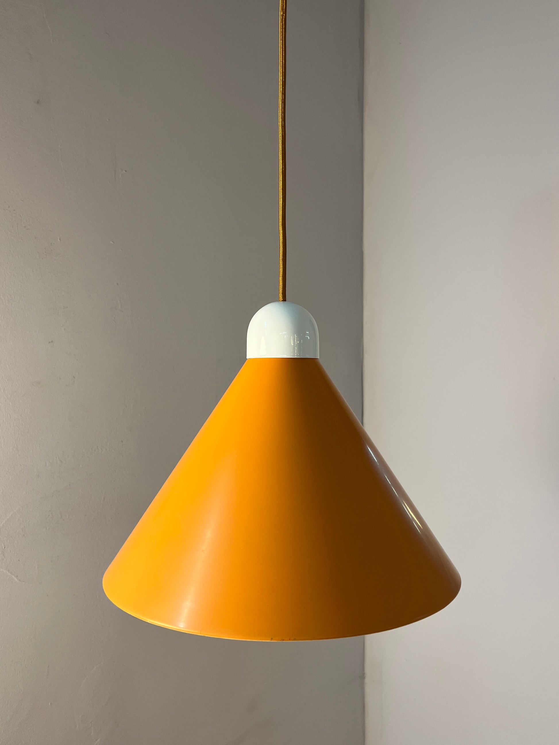 Hängelampe orange aus Dänemark