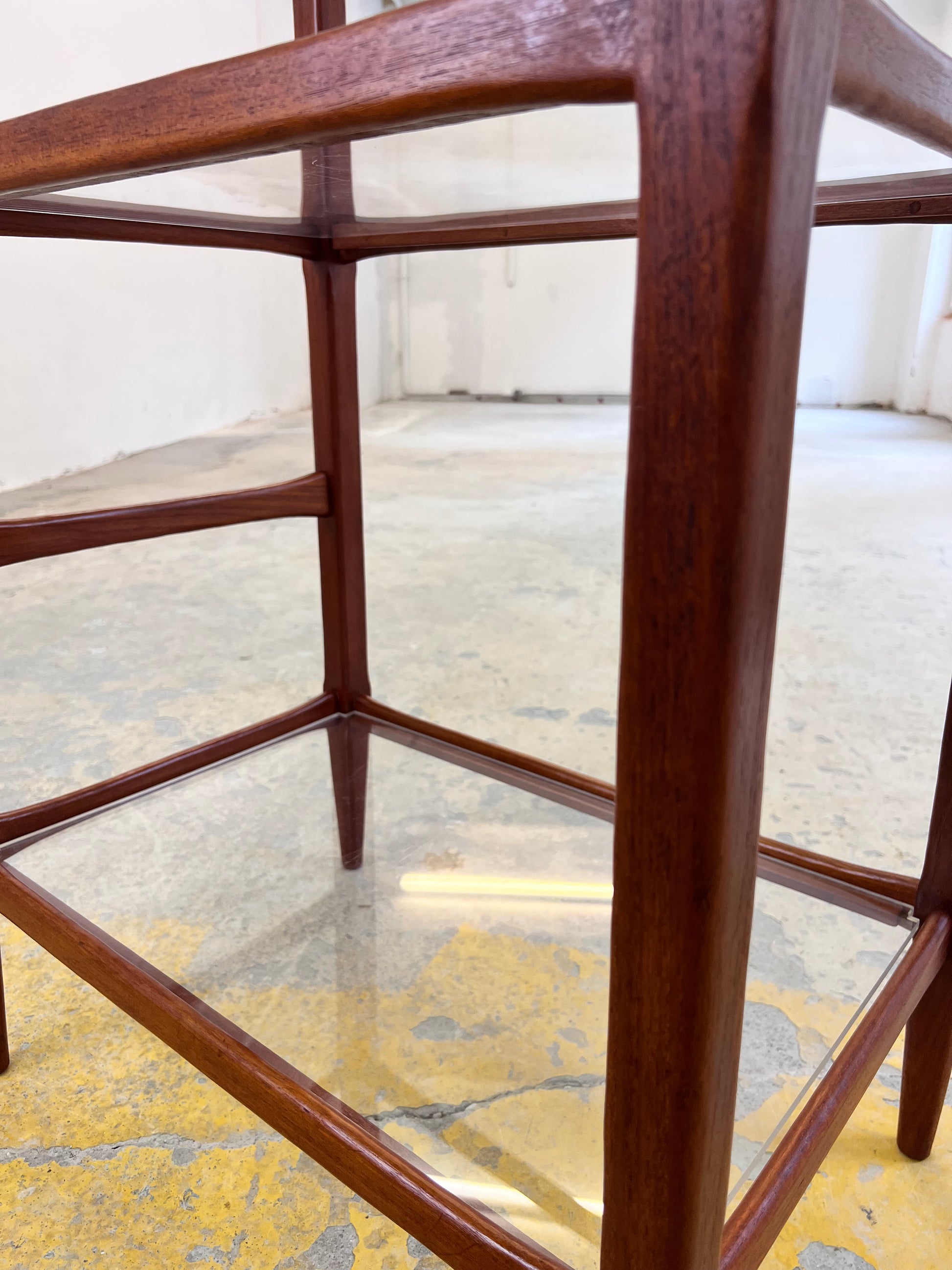 Regal Teak mit Acrylglasplatten aus Däenmark