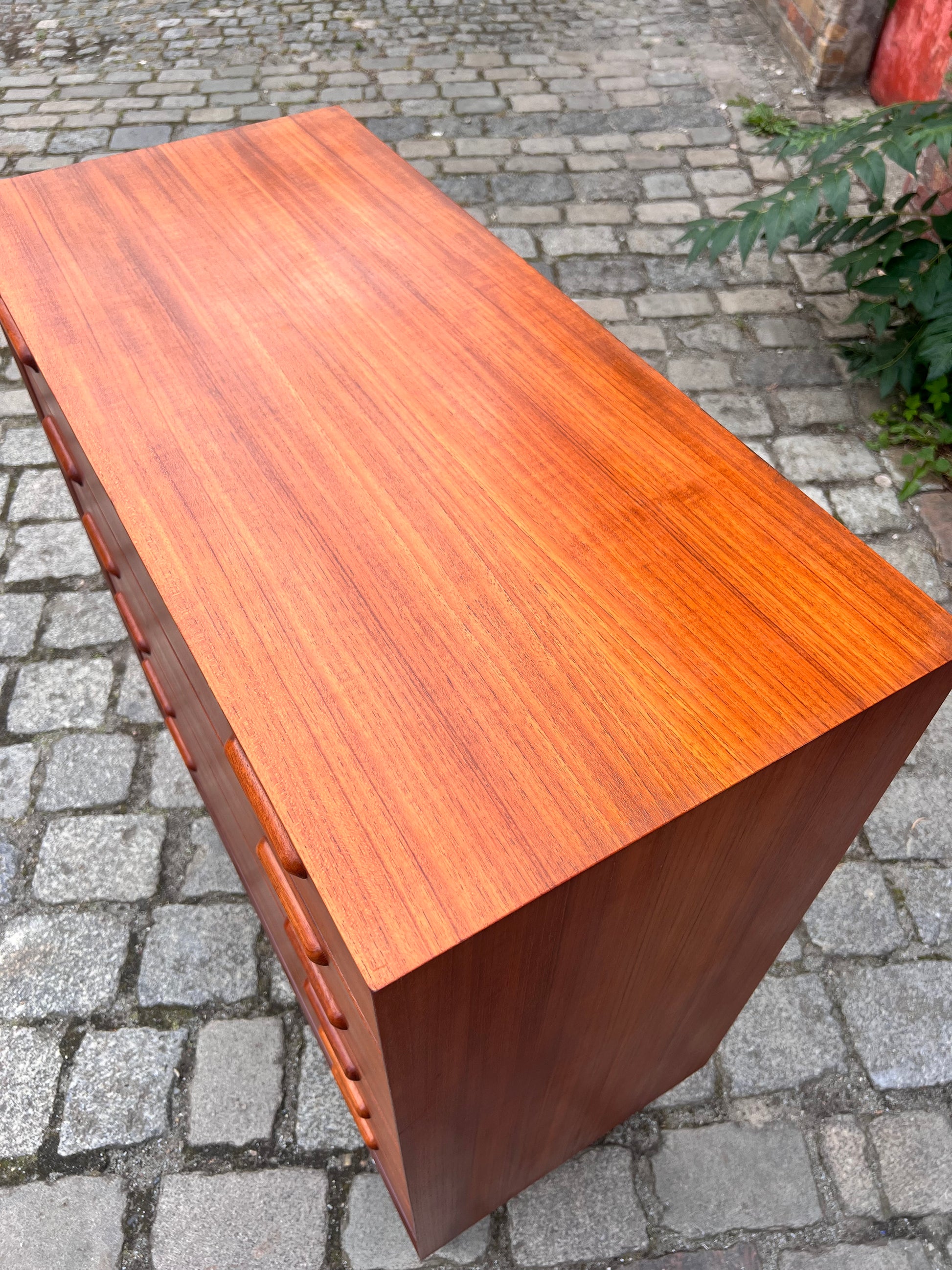 Breite Kommode Teak zugeschrieben Borge Mogensen