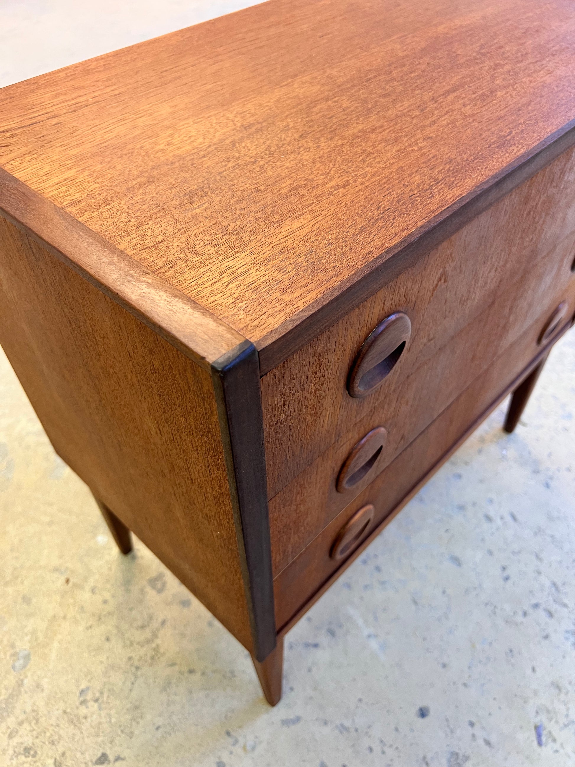 Kleine Kommode Teak aus Dänemark