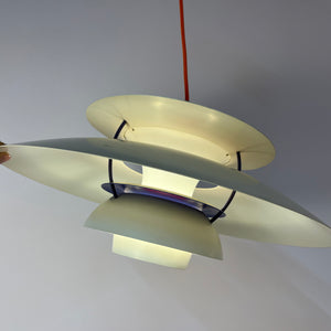 Lamellenlampe PH5 weiß von Poul Henningsen für Louis Poulsen