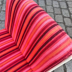 Sessel 70er pink gestreift