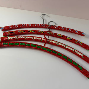 Set: 4x Kleiderbügel rot grün