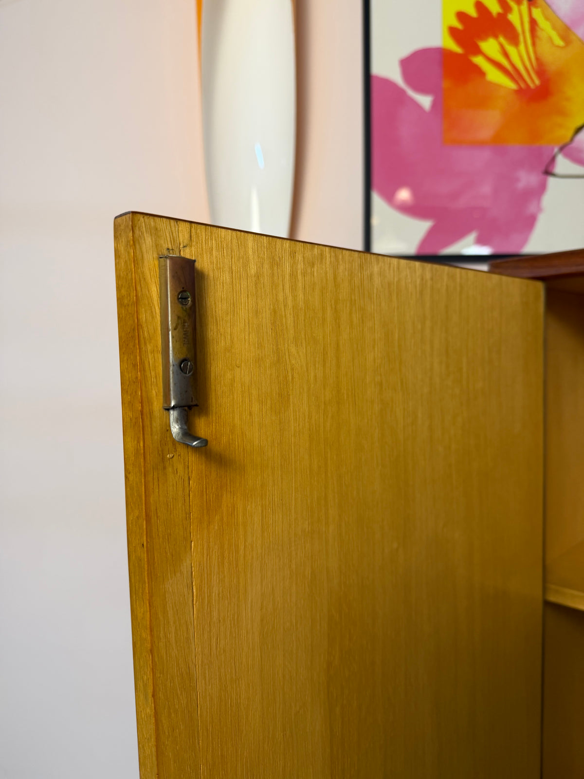 Schrank Teak mit Schloss & neuen Chromfüßen von Heinrich Riestenpatt