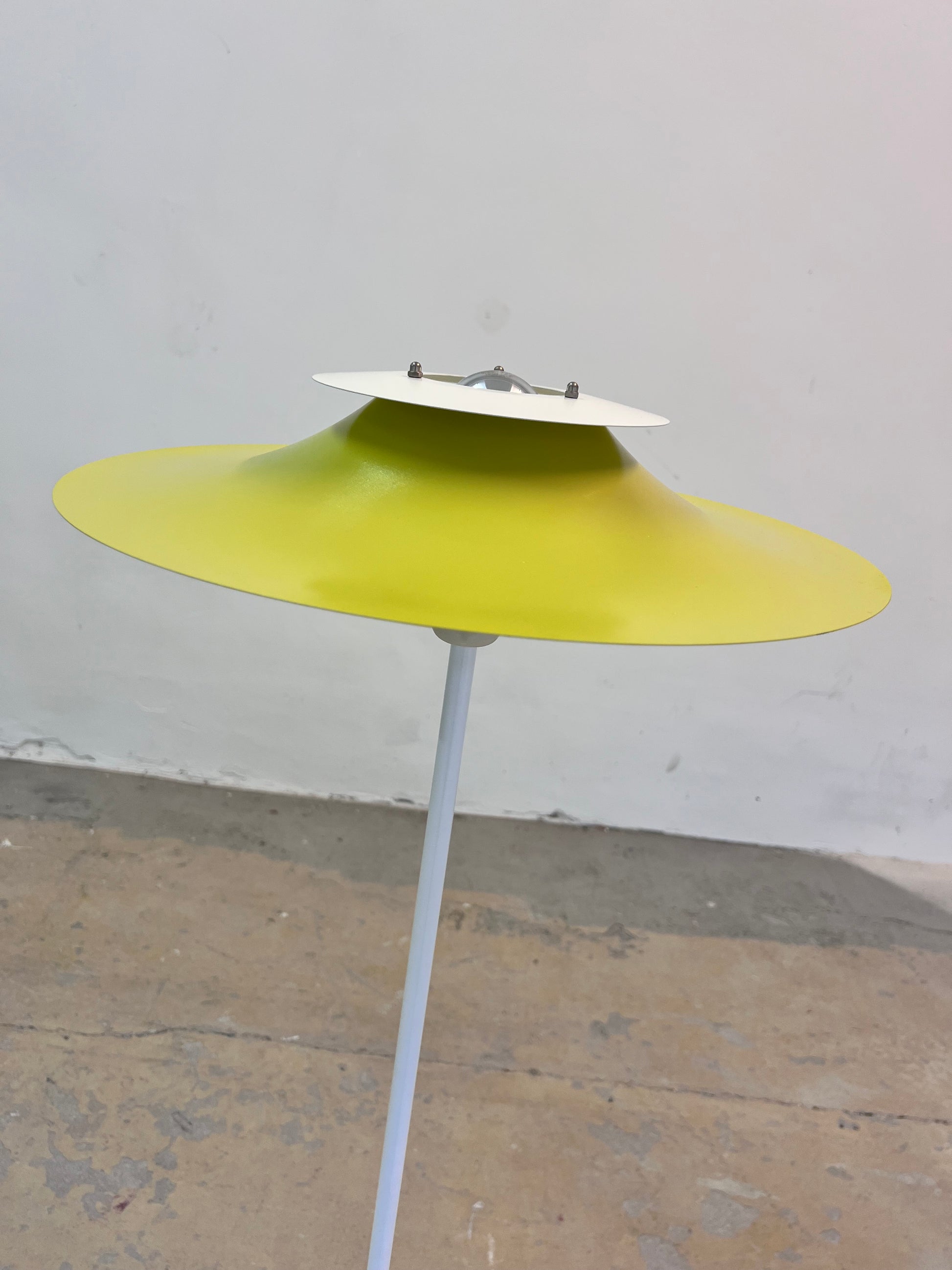 Stehlampe Typ 854 neu lackiert von Horn