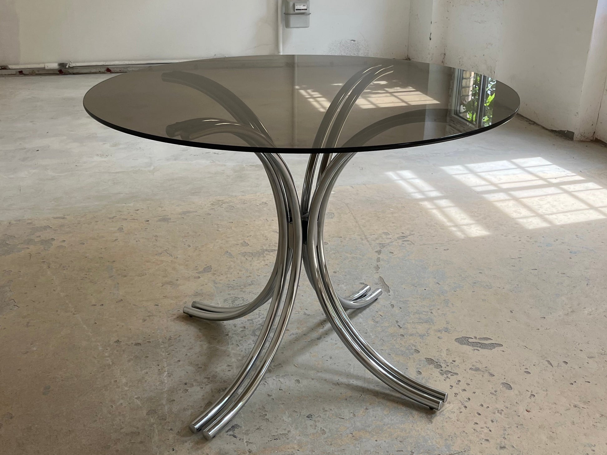 Runder Esstisch Rauchglas Chrom