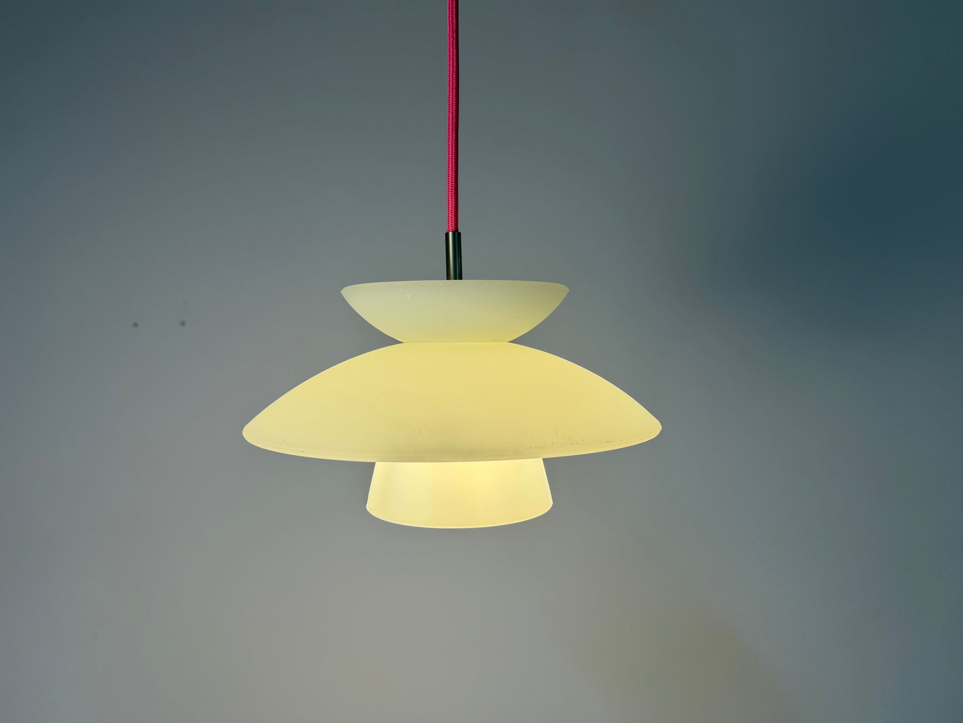 Lamellenlampe Milchglas aus Dänemark