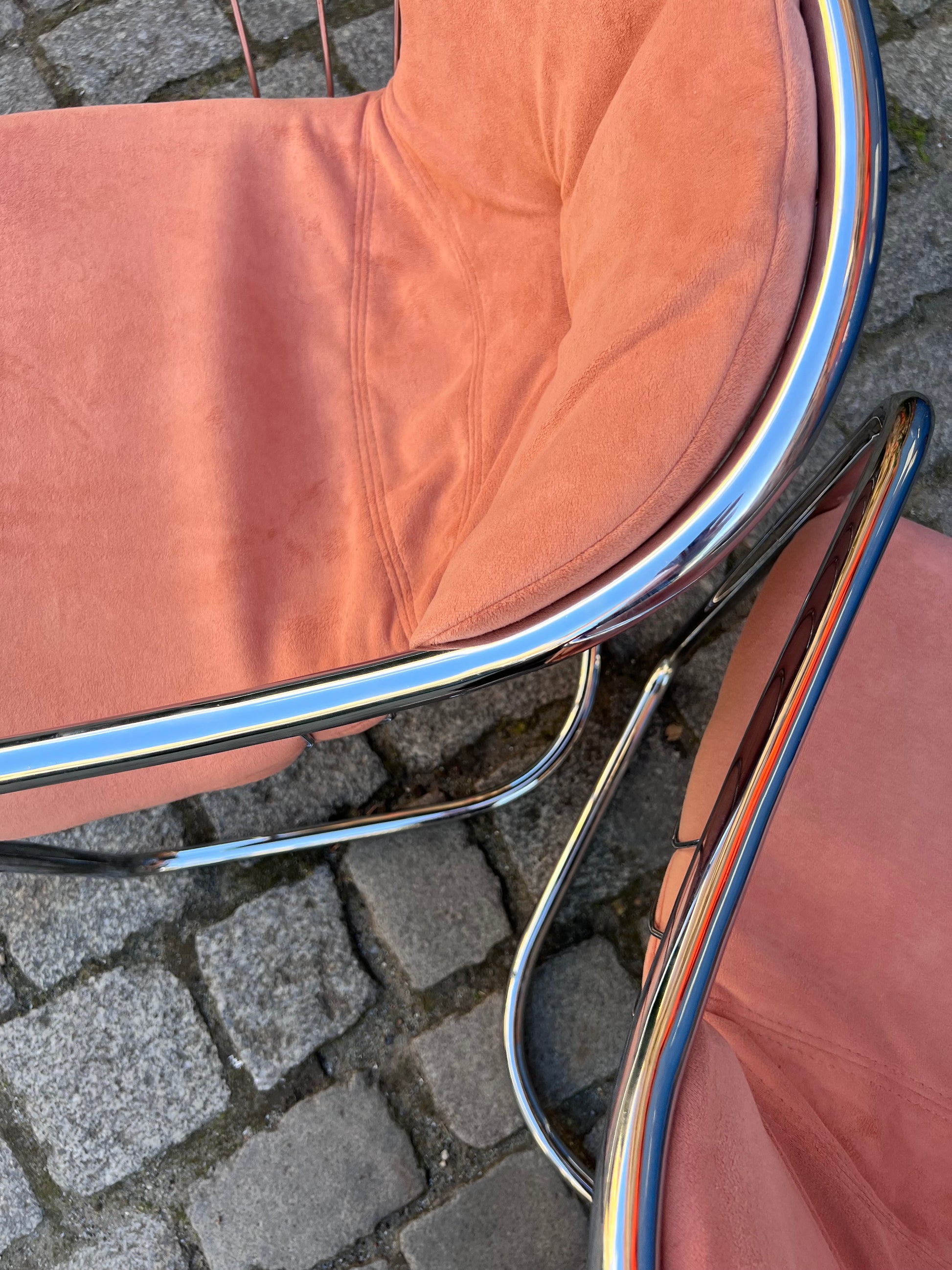 Set: 2x Freischwinger rosa Chrom von Gastone Rinaldi - neu gepolstert
