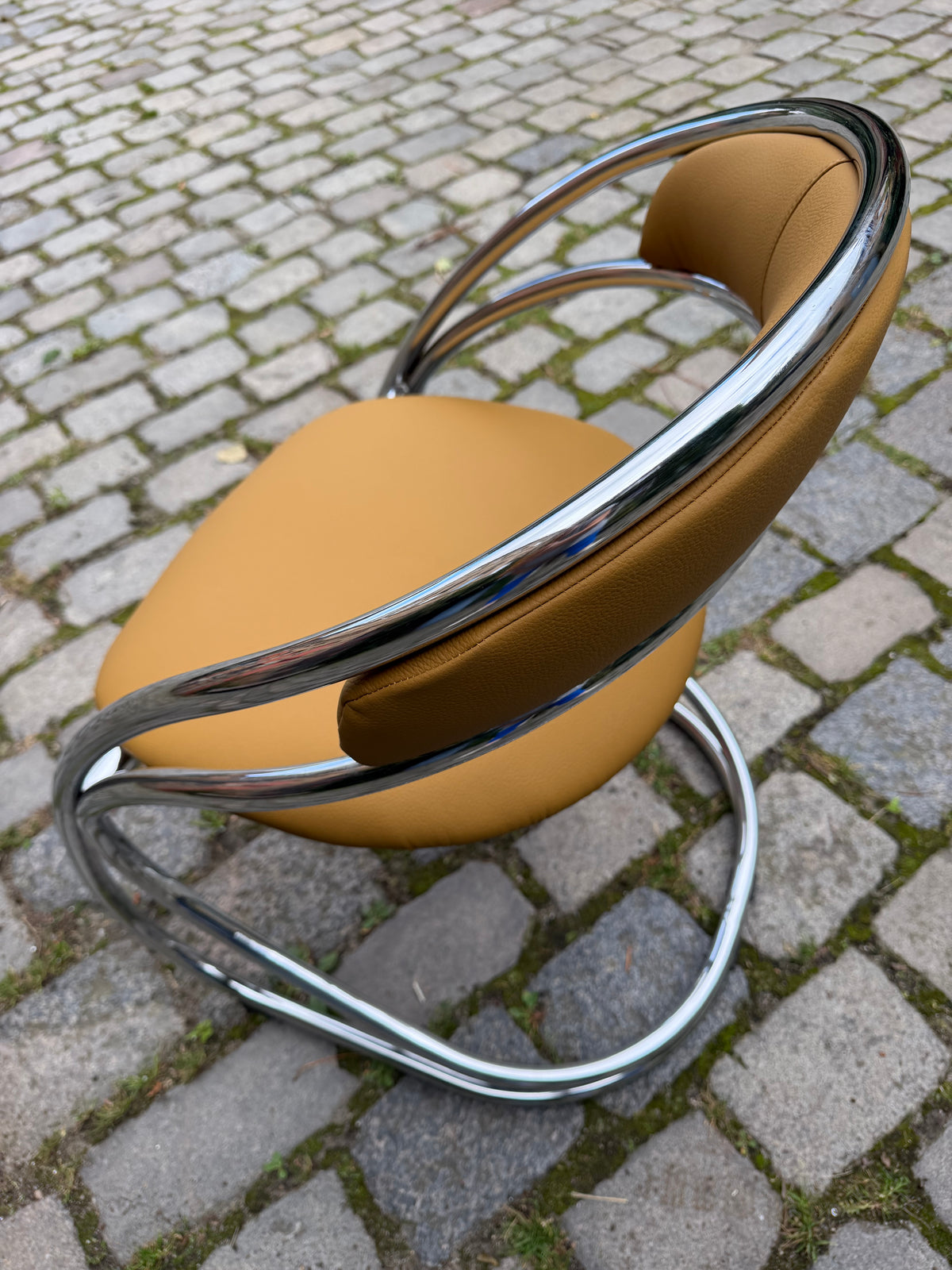 Freischwinger senfgelb neu gepolster Leder Chrom