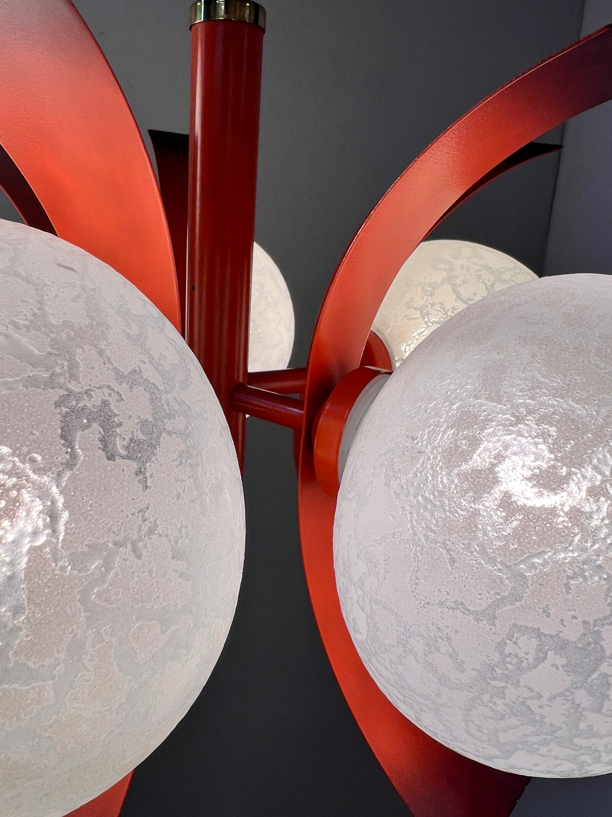 Kronleuchter weiß orange von Richard Essig