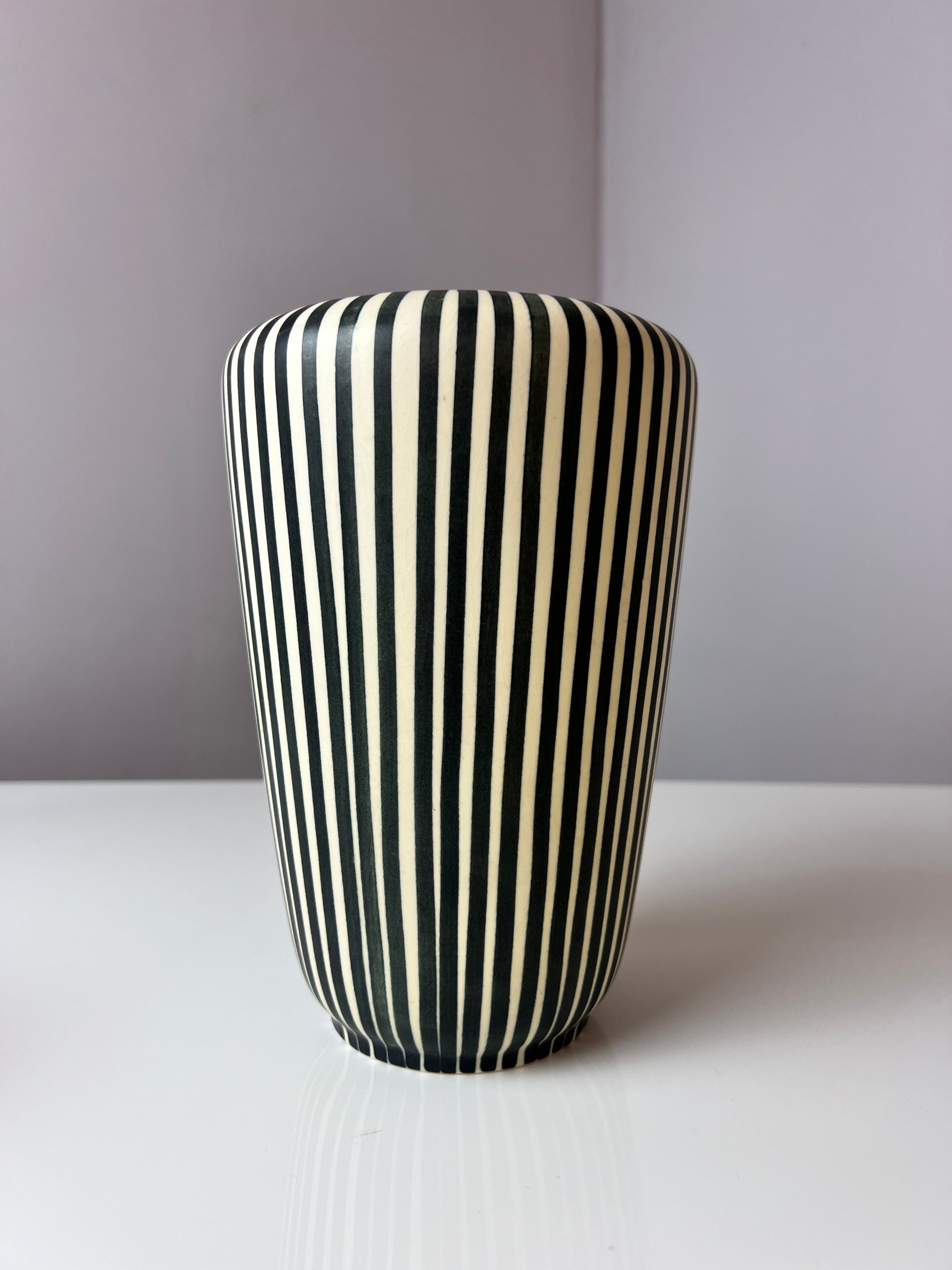 Handbemalte Vase creme schwarz von Maria Köhler für Villeroy & Boch