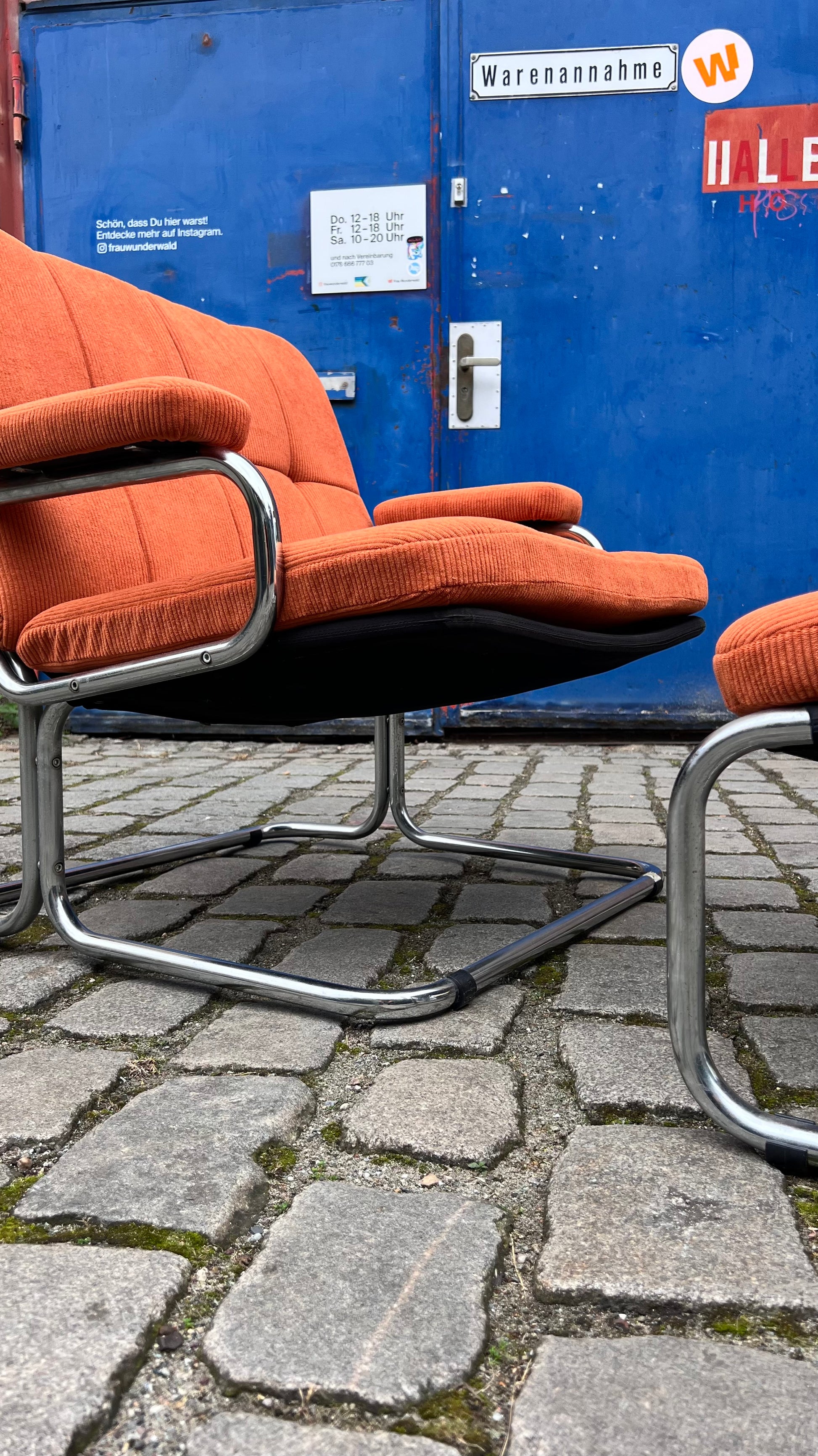 Sessel orange Cord Chrom mit Ottomane von pol international