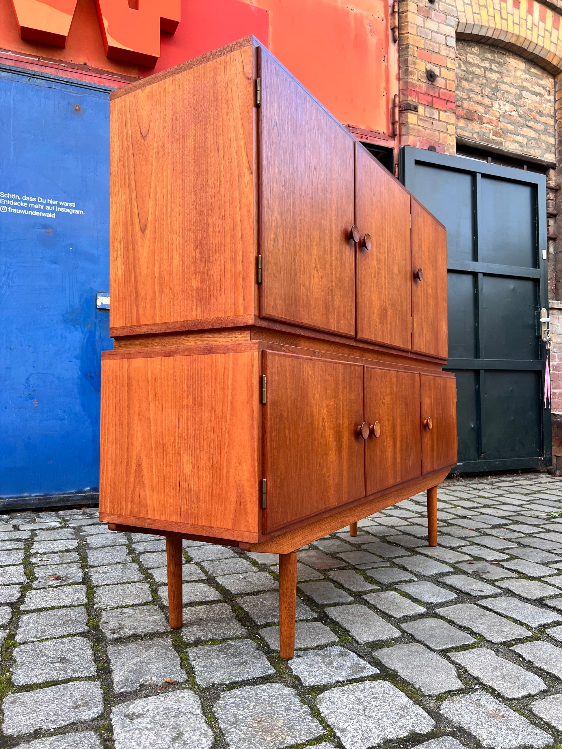 Highboard Teak mit runden Griffen