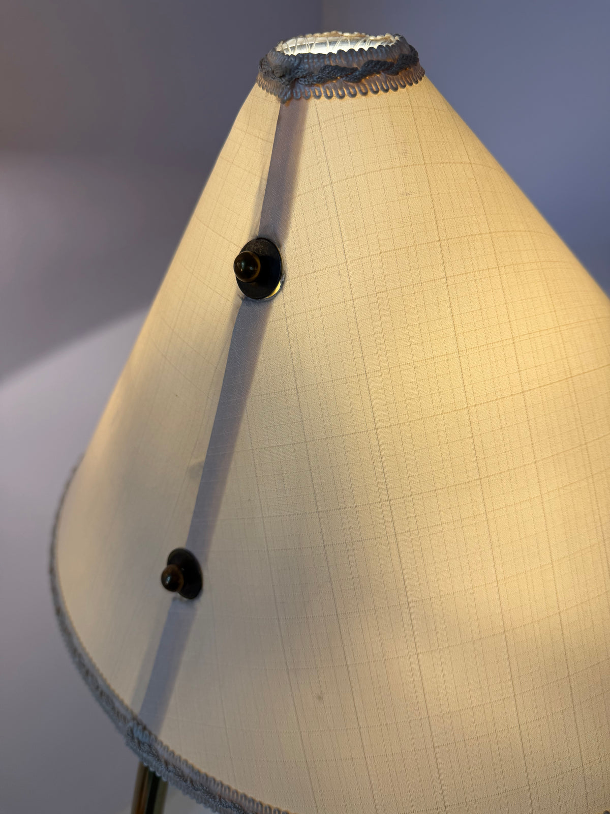 Stehlampe mit Marmorfuß & original Schirm von Rupert Nikoll