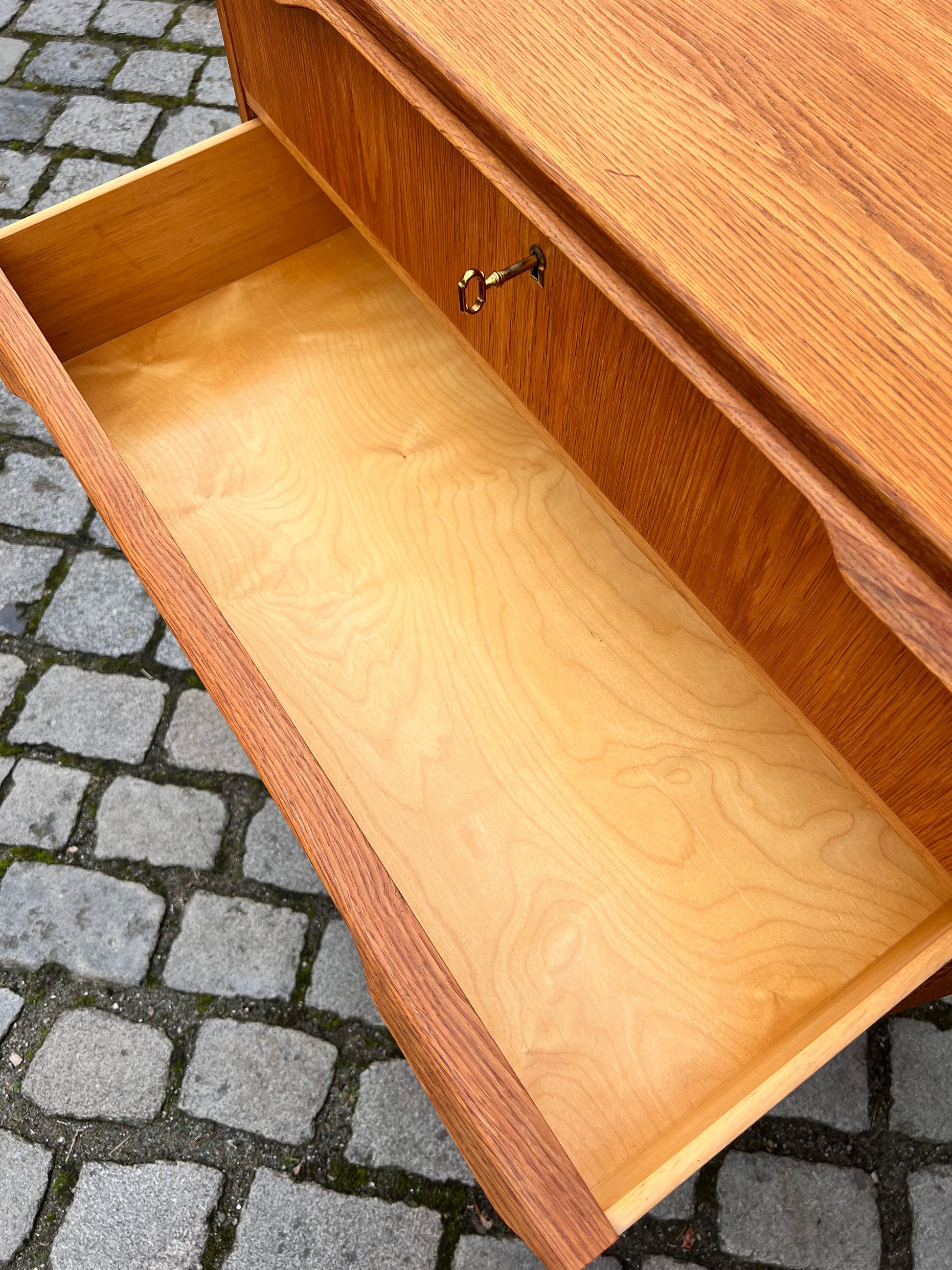 Kommode Eiche mit Schloss aus Dänemark