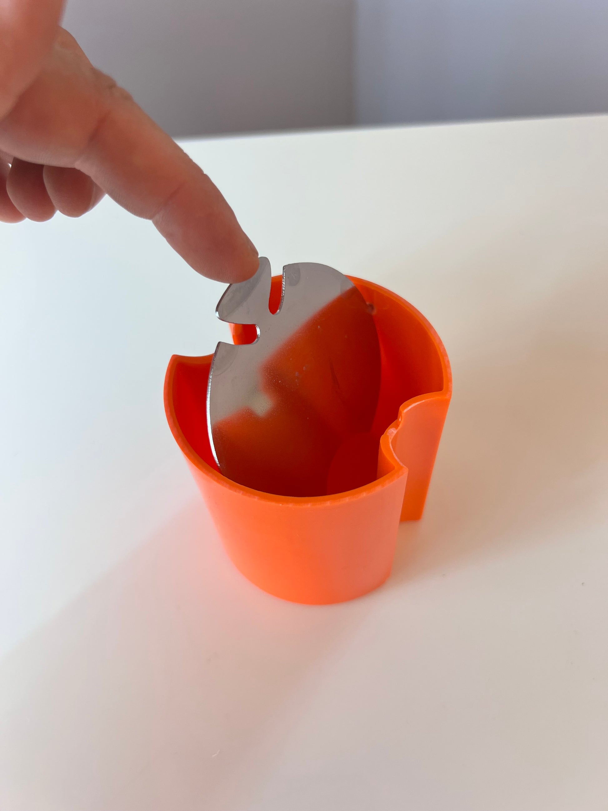 Becher orange von Jean-Pierre Vitrac für Diam