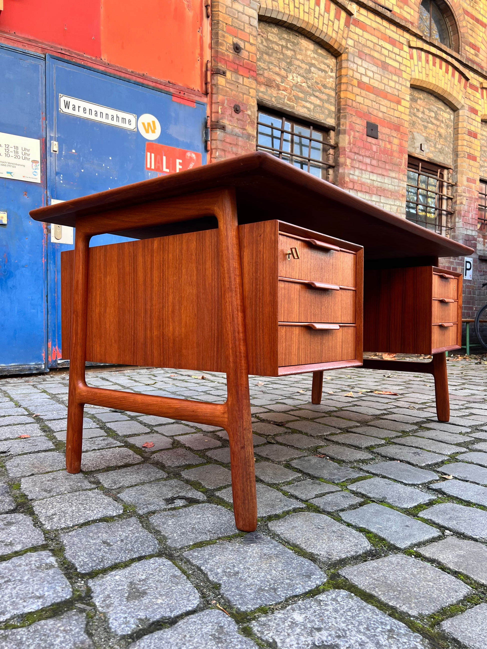 Freistehender Schreibtisch Modell 75 Teak von Gunni Omann für Omann Jun