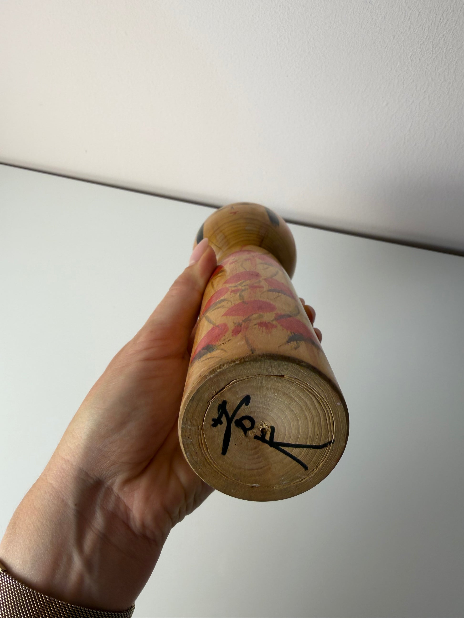 Japanische Kokeshi Holzfigur handbemalt
