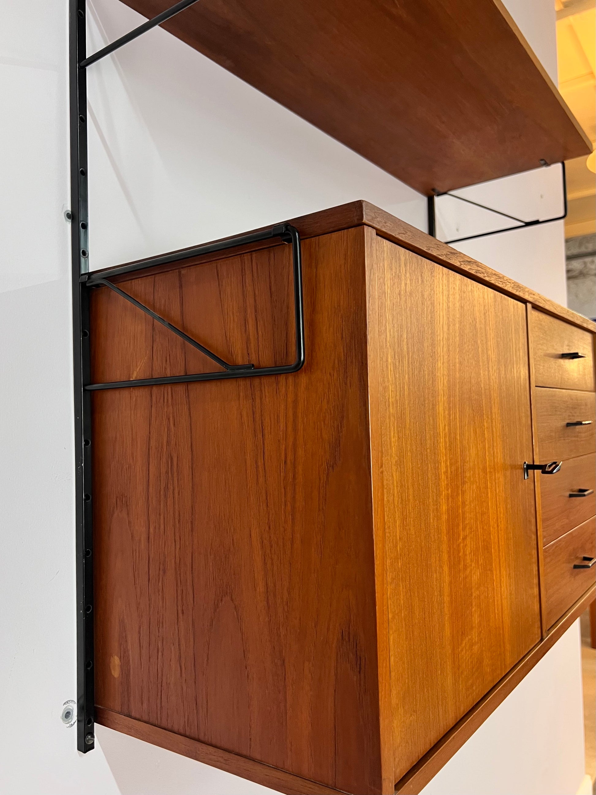 Wanderegal Teak