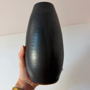 Vase anthrazit mit Eisenglasur