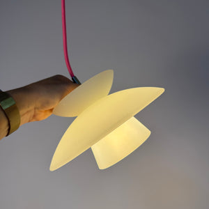 Lamellenlampe Milchglas aus Dänemark