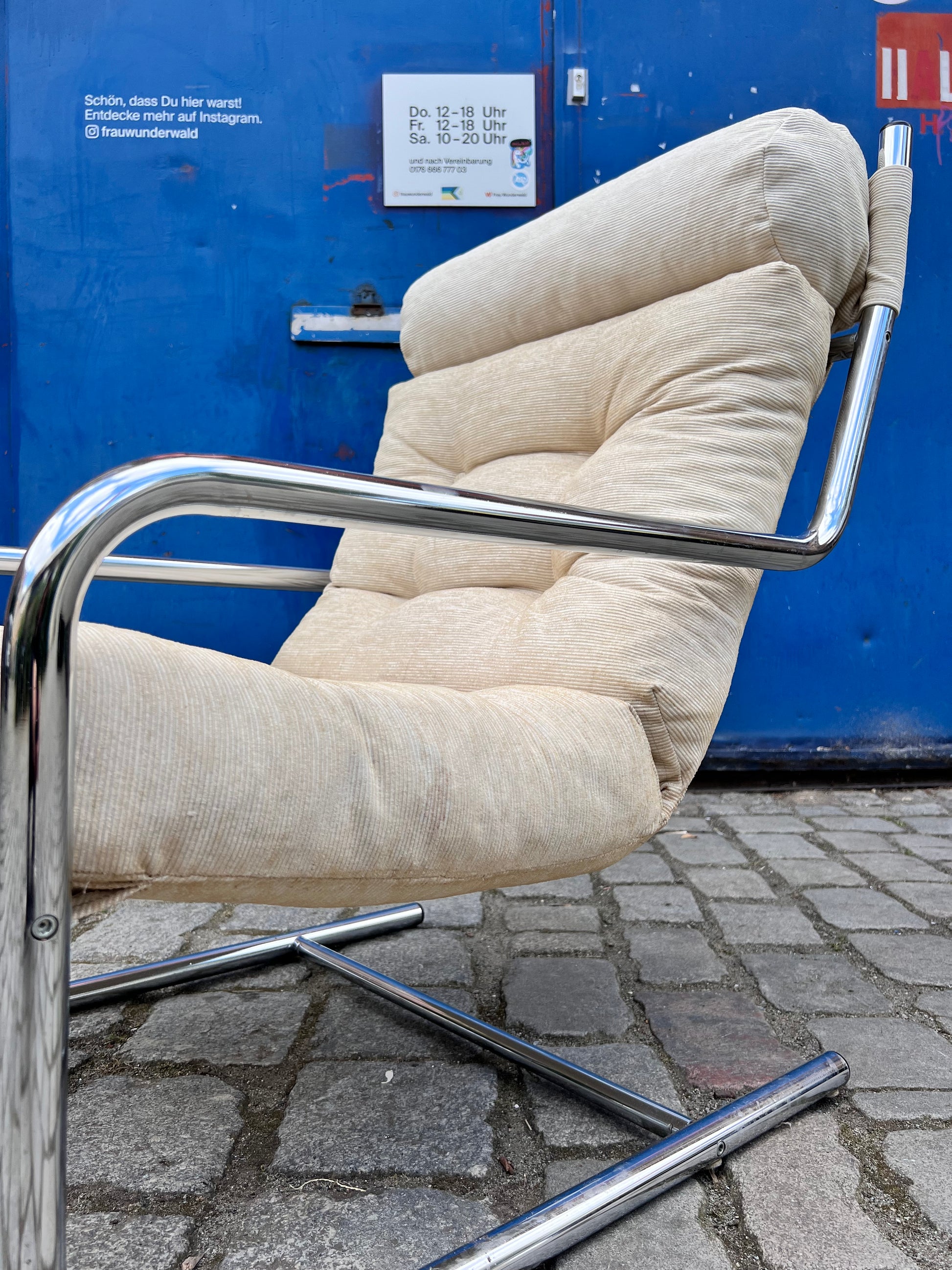 Sessel beige Kord Chromgestell