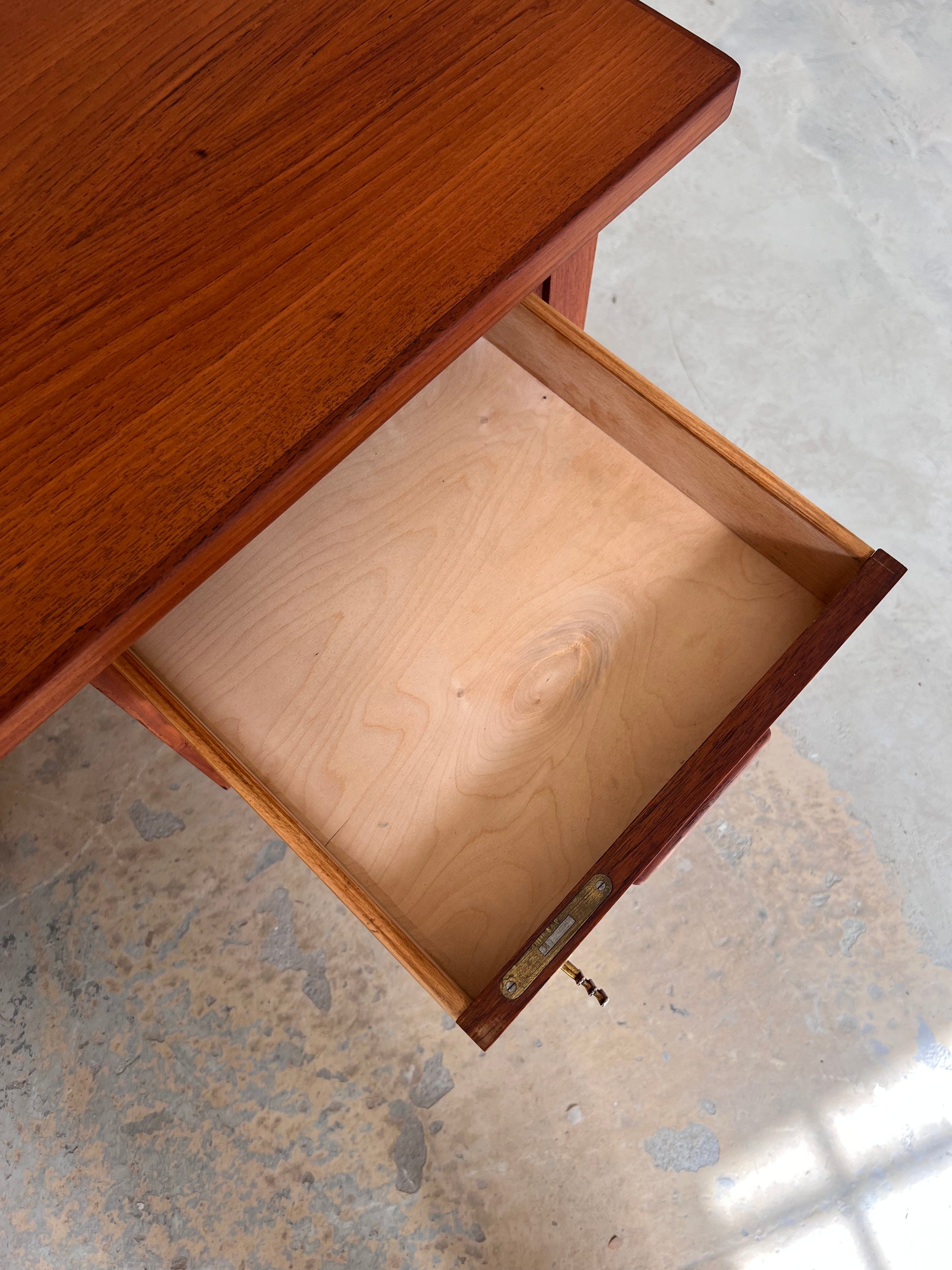 Freistehender Schreibtisch Teak aus Dänemark Sigh & Søns Møbler