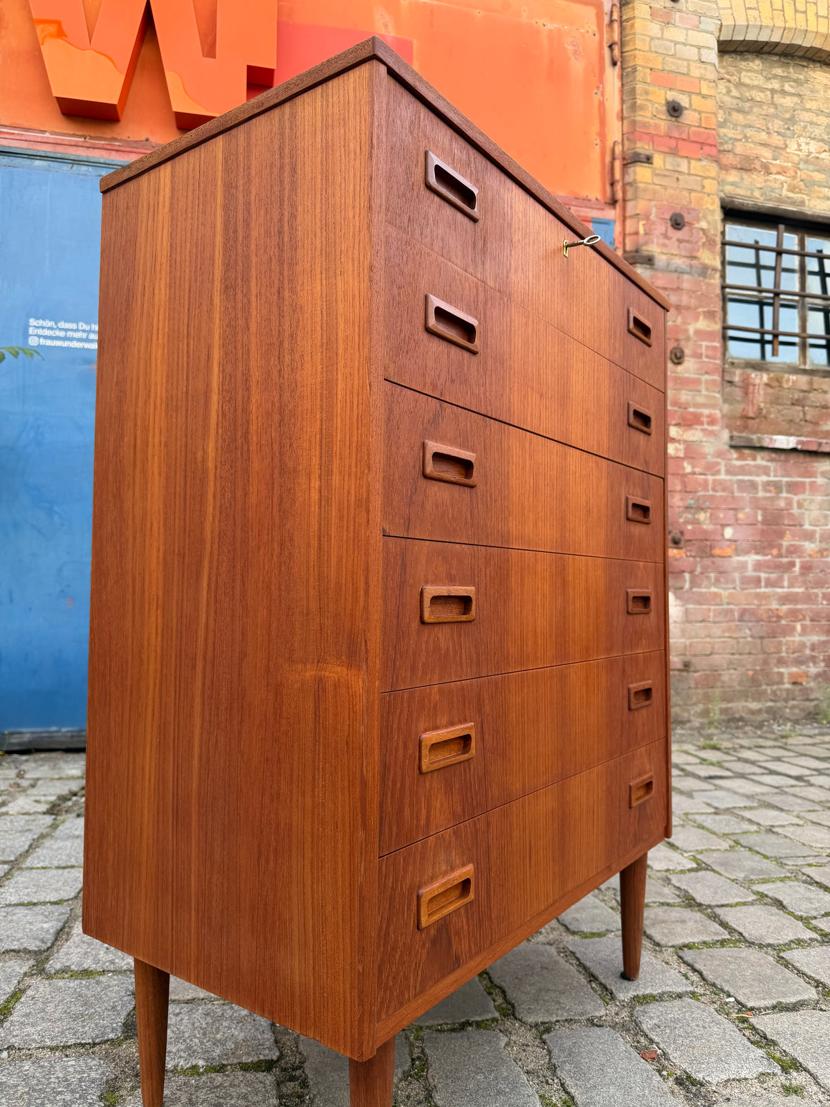 Kommode Teak mit Schloss aus Dänemark