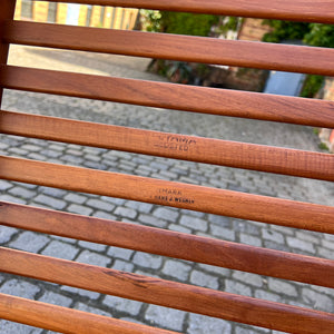 Hocker mit Lederkissen von Hans J. Wegner