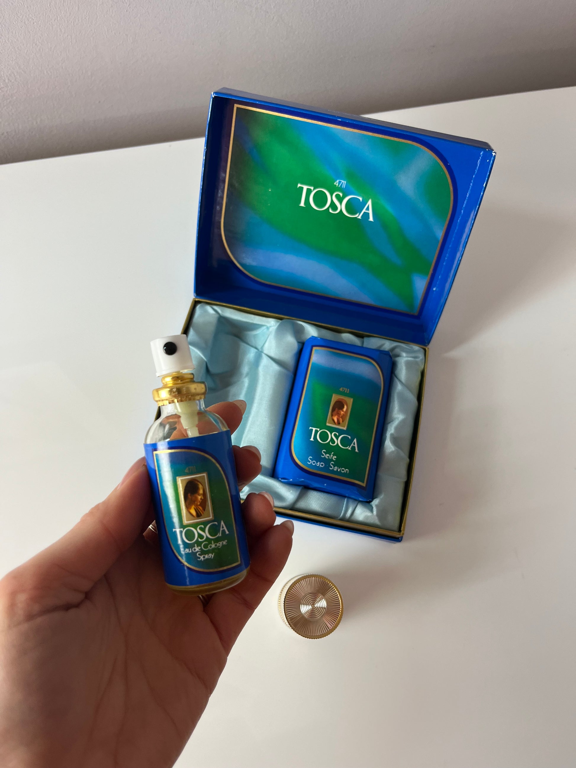 Geschenk-Set: 4711 Tosca mit Eau de Cologne + Seife
